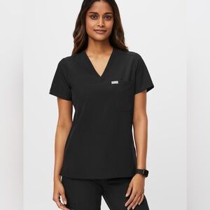 FIGS Black Freex Catarina one pocket top